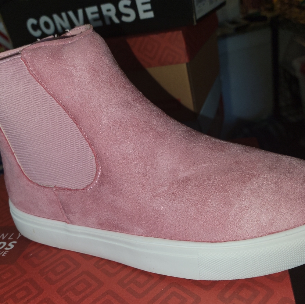 Kids Blush Pink Dream Pair faux Suede Sneaker Bootie, size 4